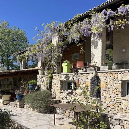 Konukevi Un Cadre Exceptionnel Et Artistique Pour Halte Tranquille En Provence