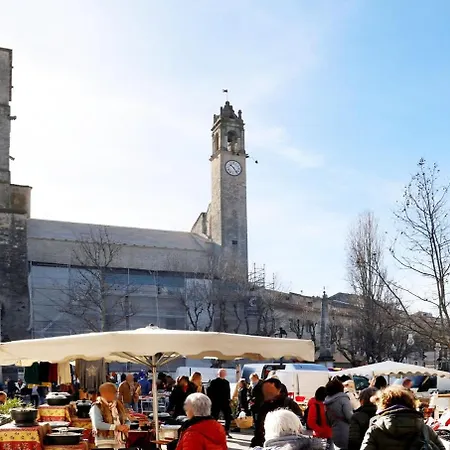 Un Cadre Exceptionnel Et Artistique Pour Halte Tranquille En Provence